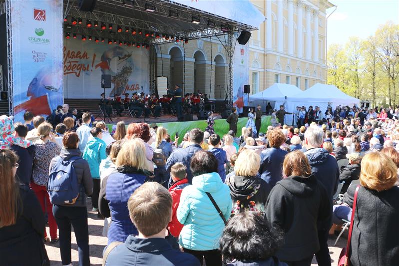 В Санкт-Петербурге прошла акция Росгвардии «Мелодии Победы» 