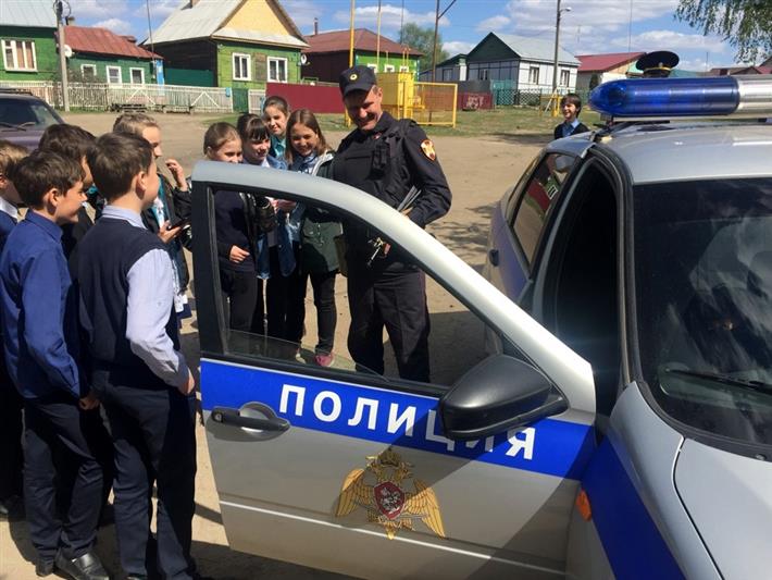 Сотрудники вневедомственной охраны провели «Урок мужества» 