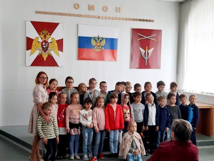 В Волгограде в канун 74-й годовщины Победы сотрудники Росгвардии провели патриотическое мероприятие для маленьких земляков