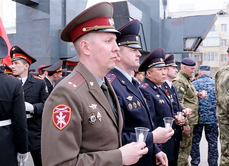 В Якутске личный состав территориального органа Росгвардии принял участие во всероссийской акции «Свеча памяти» 