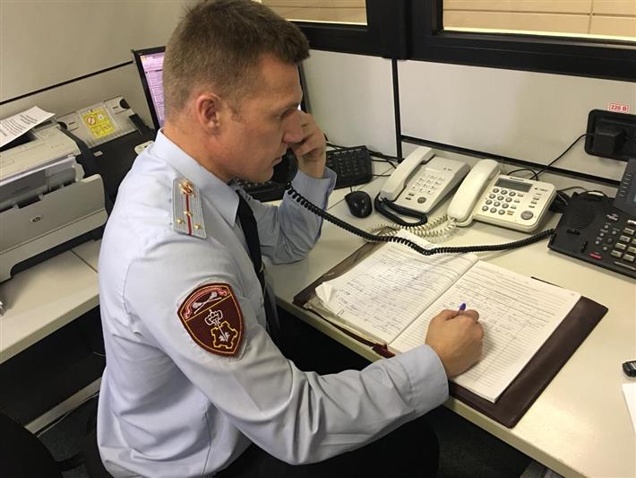 В Москве росгвардейцы задержали мужчину, устроившего ДТП на каршеринговом автомобиле и попытавшегося скрыться