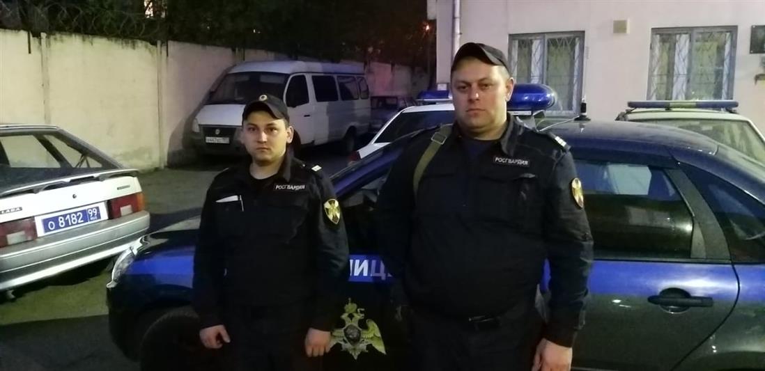 В Москве сотрудники Росгвардии помогли заблудившемуся ветерану Великой Отечественной войны вернуться домой