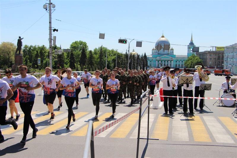 Курские росгвардейцы приняли участие во Всероссийском полумарафоне (видео) 