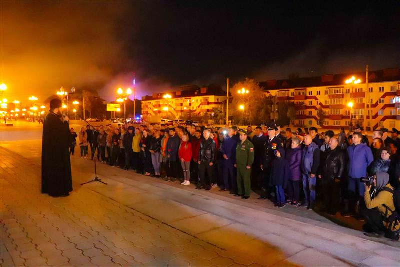 Акция "Свеча Памяти" зажгла огни в Южно-Сахалинске