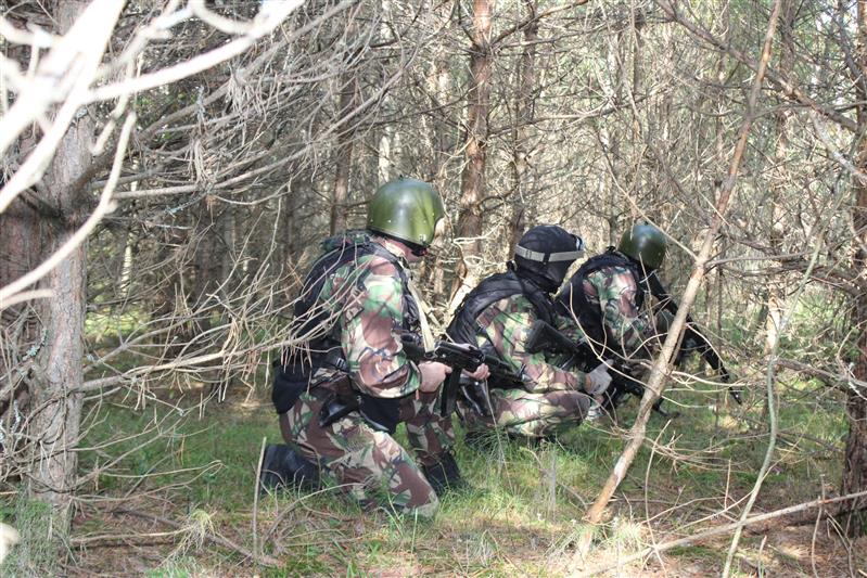 Завершился полевой выход псковского СОБР