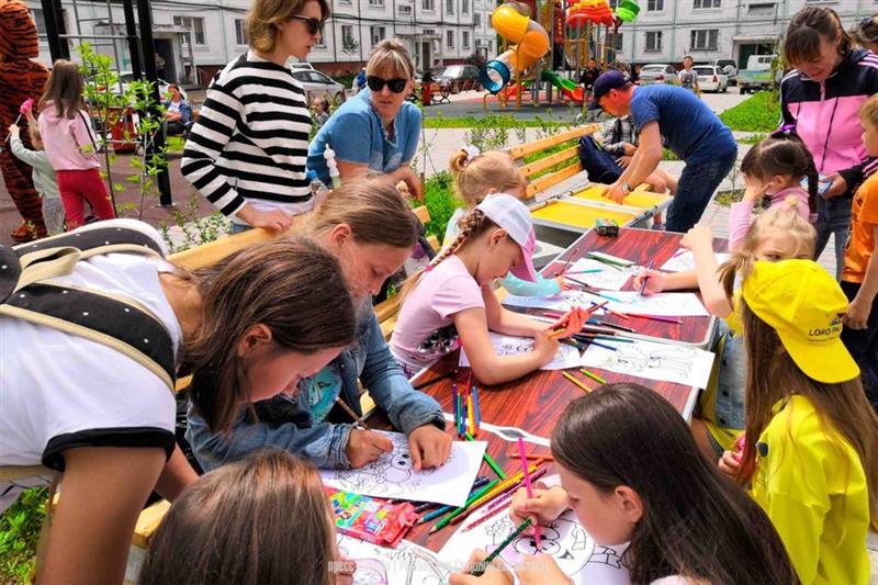 Росгвардейцы Сахалина устроили праздник для детей
