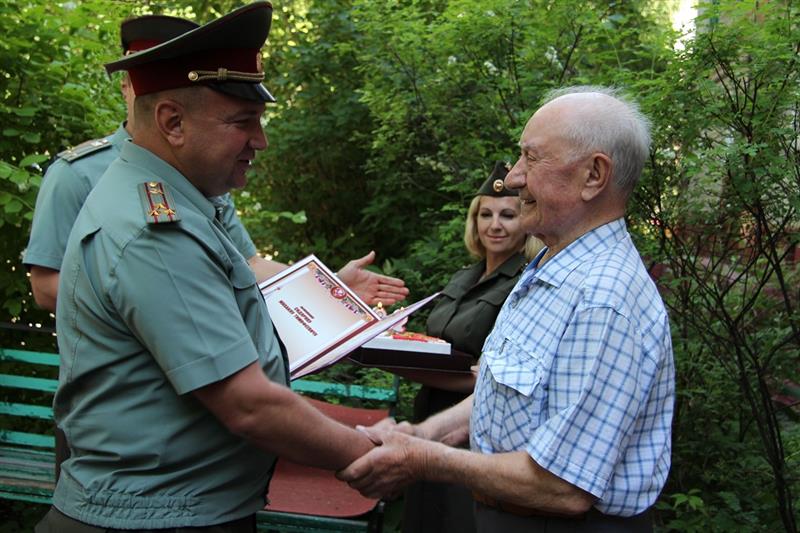 Первый командир курского полка внутренних войск отметил 92-летие