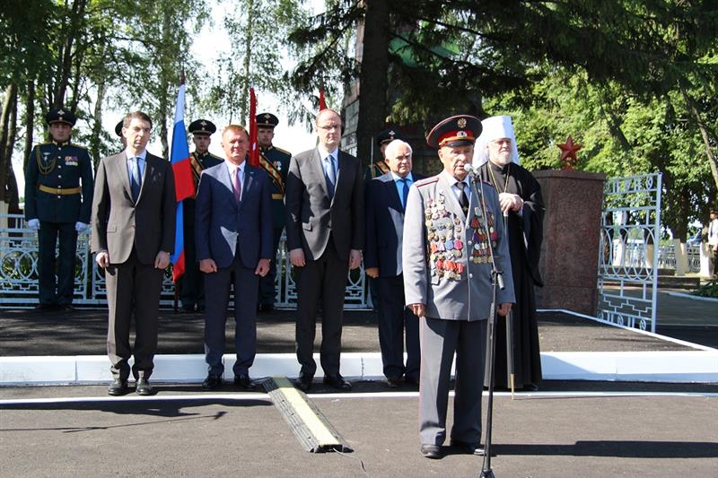 Руководитель курского областного управления Росгвардии принял участие в церемонии перезахоронения останков погибших красноармейцев 