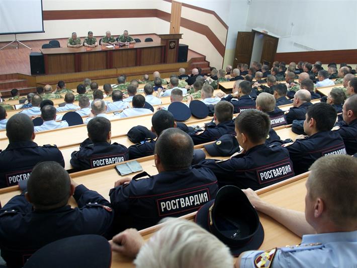 Командующий Сибирским округом Росгвардии провел вечер вопросов и ответов в управлении ведомства по Хакасии