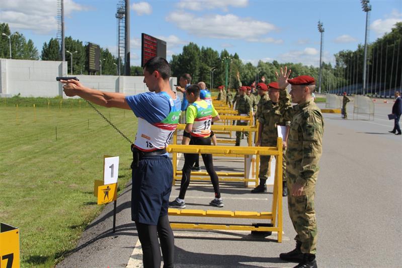 В Уфе прошел чемпионат Приволжского округа Росгвардии по служебному биатлону и легкоатлетическому кроссу