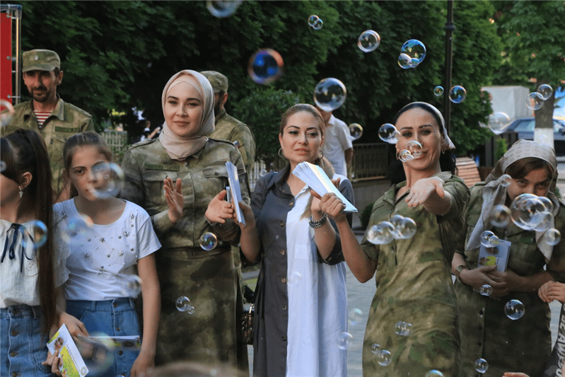 Росгвардия провела акцию ко Дню защиты детей в Грозном  (фото, видео)