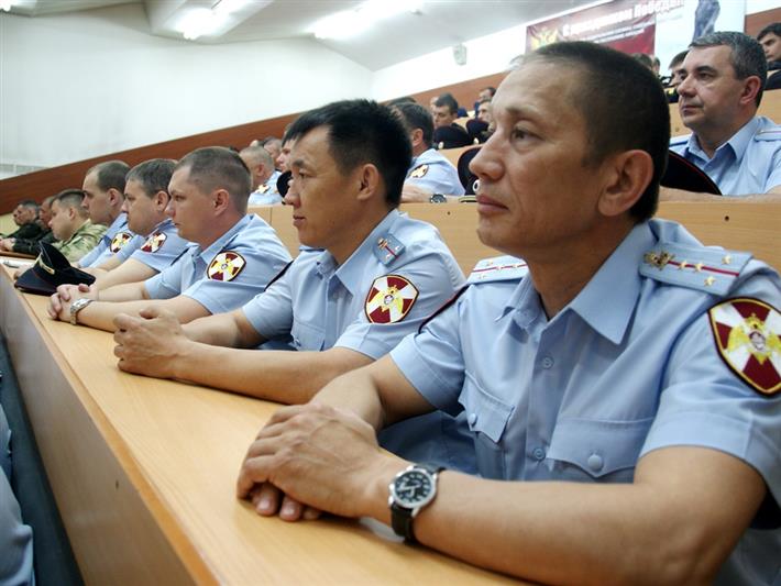 Командующий Сибирским округом Росгвардии провел вечер вопросов и ответов в управлении ведомства по Хакасии