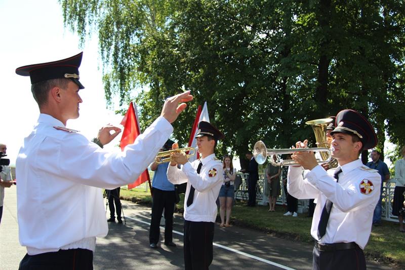 Руководитель курского областного управления Росгвардии принял участие в церемонии перезахоронения останков погибших красноармейцев 