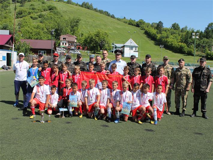 В Горно-Алтайске прошел футбольный турнир памяти погибших сотрудников СОБР