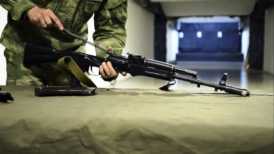 Военнослужащие югорского управления Росгвардии приняли эстафету по скоростной разборке автомата Калашникова