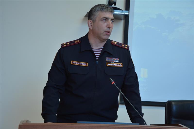 Сотрудники Управления Росгвардии по Ставропольскому краю получили дипломы о высшем юридическом образовании