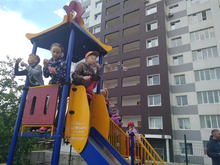 День открытых дверей, уличный концерт и «веселые старты» – в Приморье росгвардейцы провели серию мероприятий для детей
