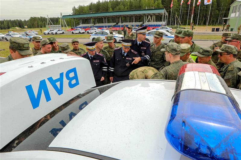 Команда Росгвардии участвует во всеармейском конкурсе «Дорожный патруль»