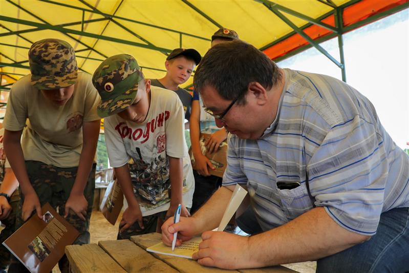 В военно-патриотическом лагере  «Ратники Отечества. Бородино-2019»  состоялся день Росгвардии