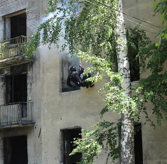Сотрудники московского ОМОН на транспорте провели военно-патриотическое мероприятие для детей (фото, видео)