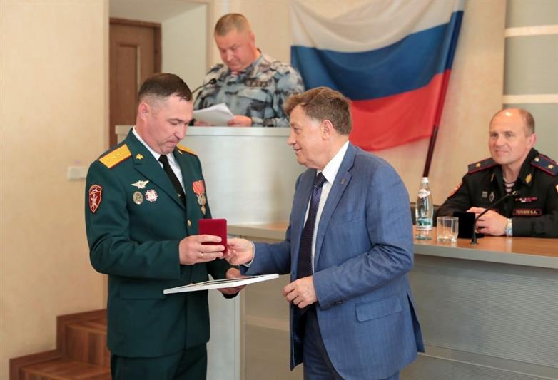 Председатель Заксобрания Санкт-Петербурга поблагодарил росгвардейцев за вклад в обеспечение правопорядка в регионе  