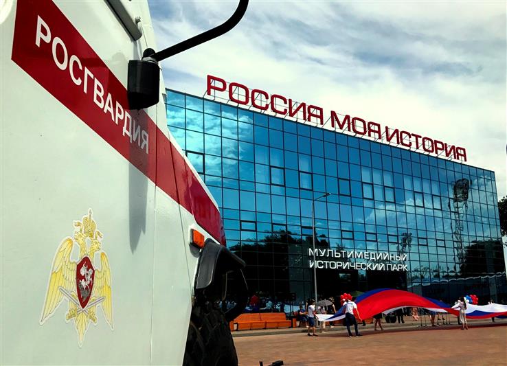 Военнослужащие и сотрудники Южного округа Росгвардии обеспечили безопасность граждан в День России