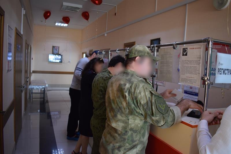 Дагестанские росгвардейцы присоединились к донорской акции 