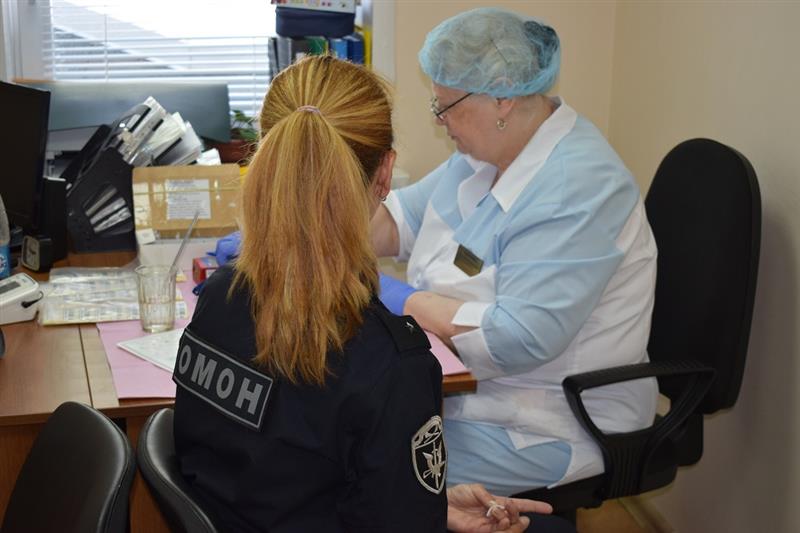 Росгвардейцы пополнили банк донорской крови медицинских учреждений Костромы более чем на 17 литров 