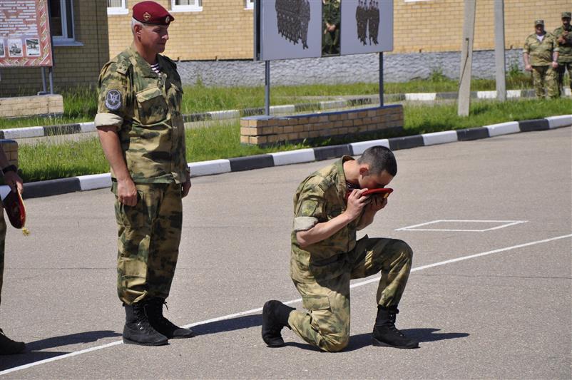 Под Смоленском состоялись  квалификационные испытания на право ношения крапового берета среди военнослужащих и сотрудников специальных подразделений Центрального округа Росгвардии