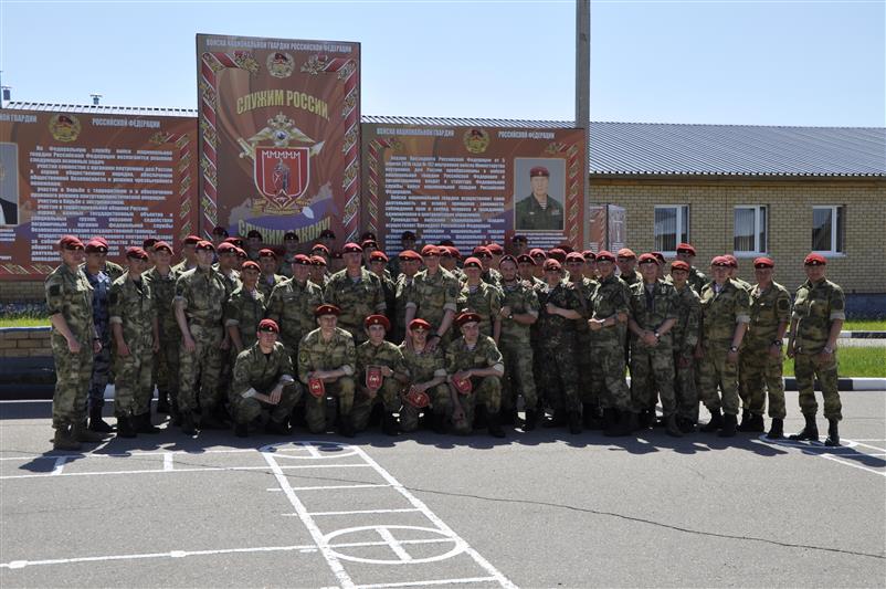 Под Смоленском состоялись  квалификационные испытания на право ношения крапового берета среди военнослужащих и сотрудников специальных подразделений Центрального округа Росгвардии