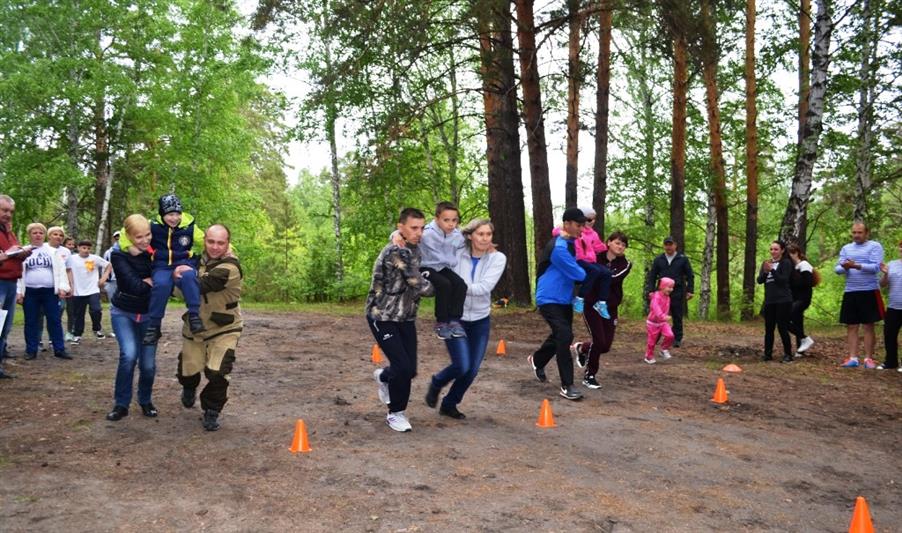 В Кургане в рамках всероссийской акции Росгвардии «Прокачай лето» определили самую спортивную семью