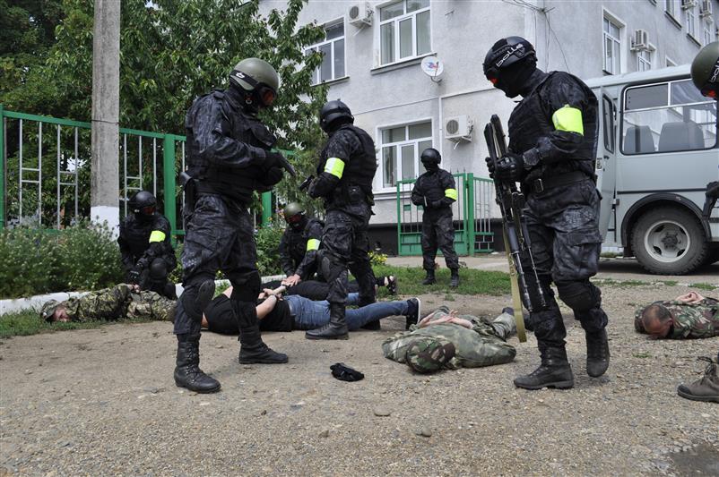В Республике Адыгея сотрудники Росгвардии приняли участие в тактико-специальном учении