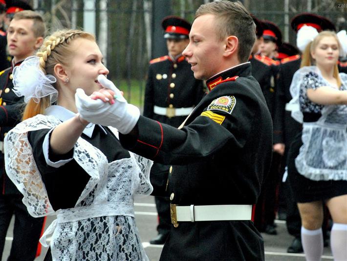 Выпускники Северского кадетского корпуса Росгвардии попрощались со знаменем учебного заведения