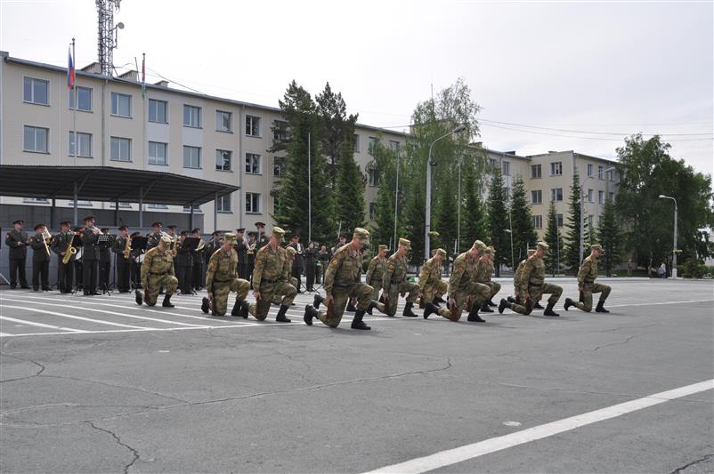 Новосибирский военный институт Росгвардии присоединился к акции «Дорогою добра» (фото)