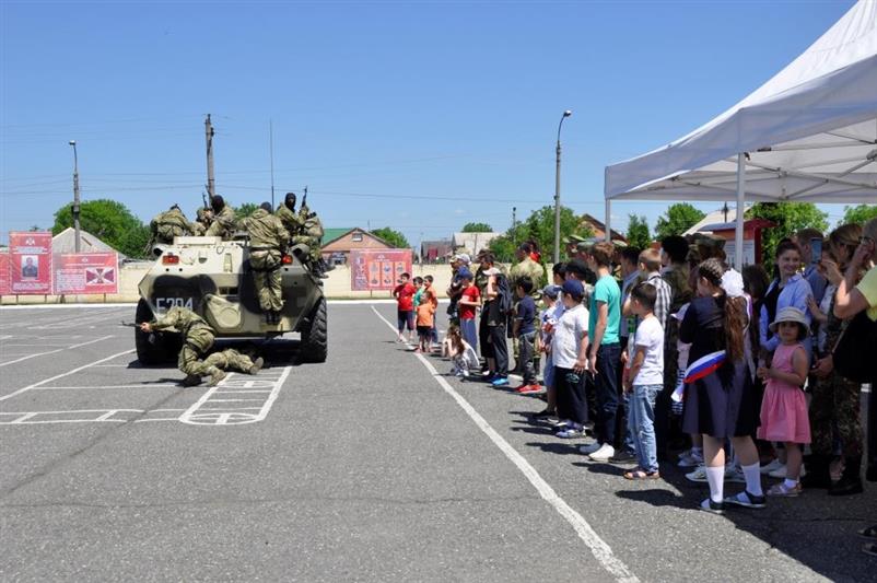 Воспитанники владикавказского детского дома побывали в гостях у Росгвардии 