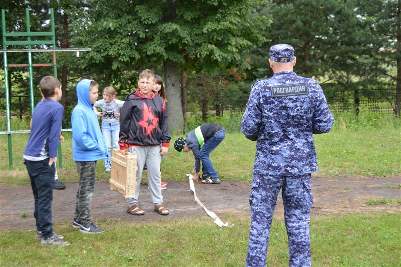 В рамках акции «Прокачай лето!» росгвардейцы посетили детский оздоровительный центр «Юбилейный» в Орловской области