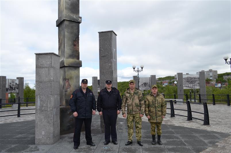 В День стойкости и мужества росгвардейцы почтили память погибших в годы Великой Отечественной войны мурманчан