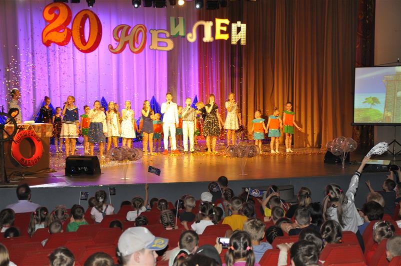 В Смоленске росгвардейцы поздравили детскую телепередачу с юбилеем