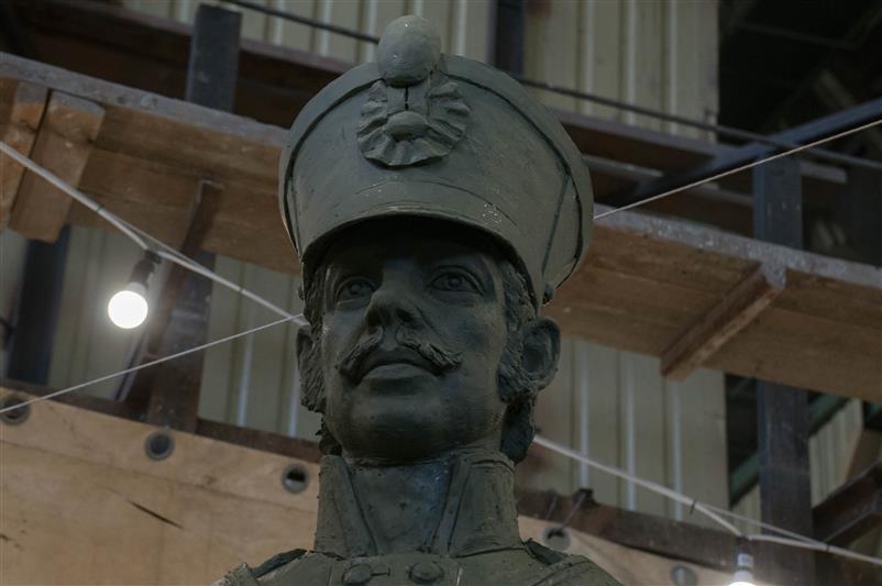 Генерал-полковник полиции Сергей Лебедев ознакомился с ходом изготовления памятника «Сотрудникам и военнослужащим Росгвардии, погибшим при исполнении служебного и воинского долга»
