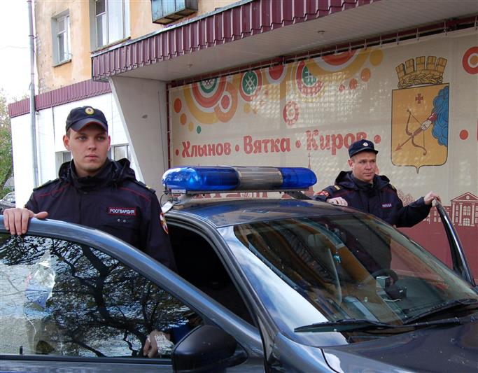 В Кирове сотрудники Росгвардии проверяют места летнего отдыха детей