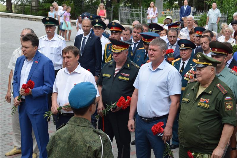 Руководитель крымского управления Росгвардии принял участие в мероприятиях, посвященных Дню памяти и скорби