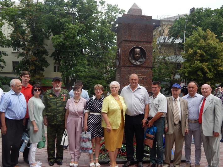 В Ставрополе росгвардейцы приняли участие в открытии памятника сестрам милосердия
