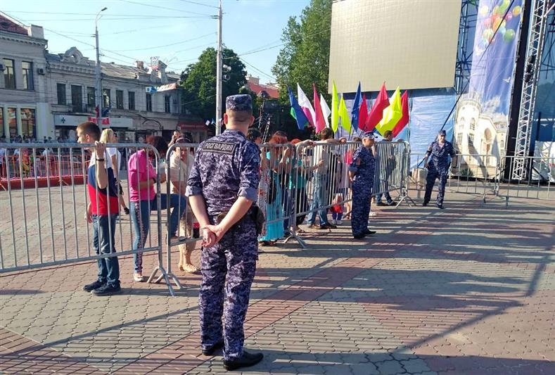 Росгвардейцы обеспечили правопорядок во время проведения праздничных мероприятий, посвященных Дню Симферополя