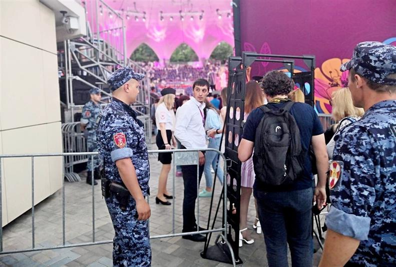 Крымские росгвардейцы обеспечили безопасность Международного конкурса «Детская Новая волна - 2019»