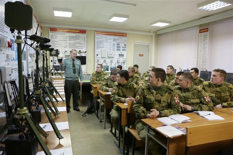 Санкт-Петербургский институт войск национальной гвардии РФ удостоен ордена Жукова
