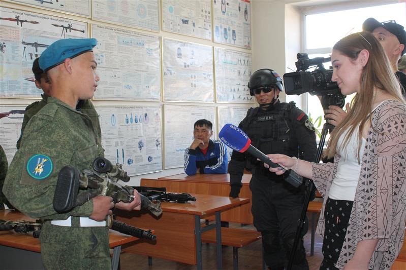 Спецподразделения Росгвардии в Улан-Удэ открыли свои двери для юных гостей 