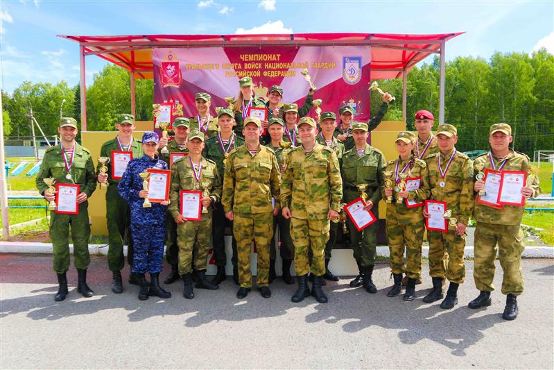 Завершился чемпионат Уральского округа Росгвардии по служебному биатлону и легкоатлетическому кроссу (фото, видео)