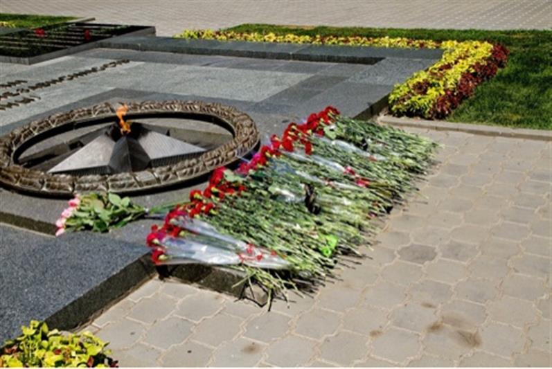 Росгвардейцы Южного округа вспоминают погибших в годы Великой Отечественной войны и зажигают свечи памяти