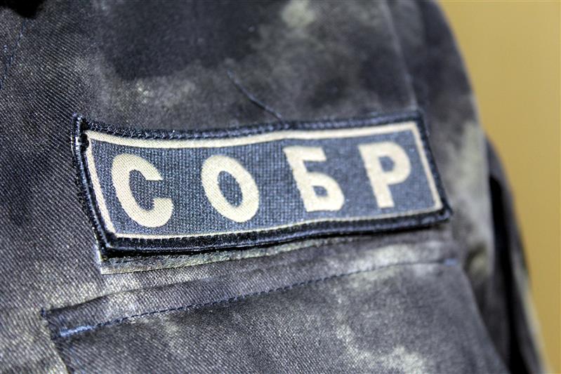 В Оренбуржье бойцы СОБР и полицейские задержали подозреваемого в убийстве 
