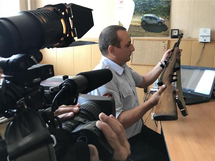 В эфире информационной программы телеканала «Дон-ТР» росгвардейцы рассказали об условиях акции по добровольной сдаче незаконно хранящегося оружия